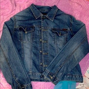 Women’s jean jacket “ Vintage “ style🤝